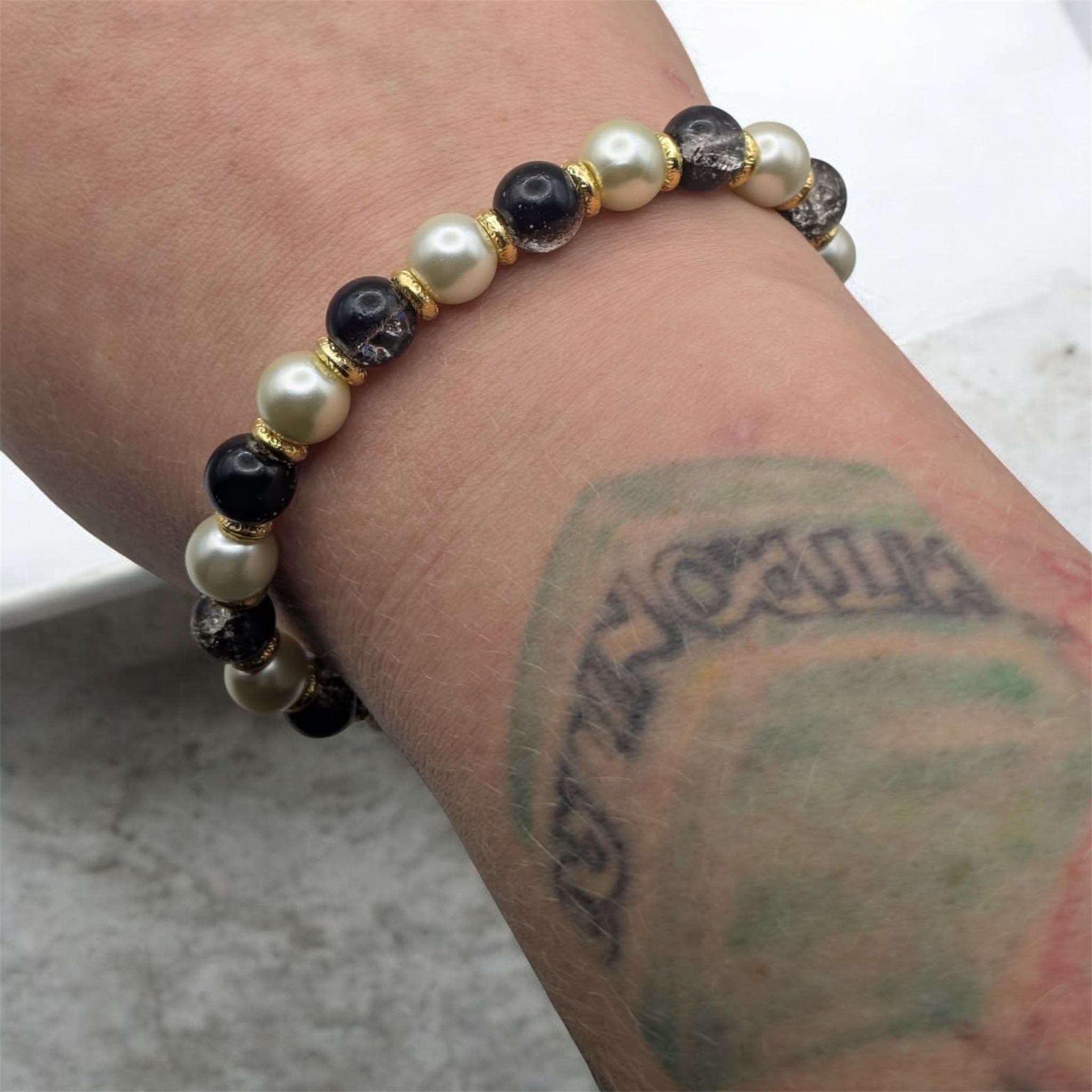 Monochrome Pearl Bracelet