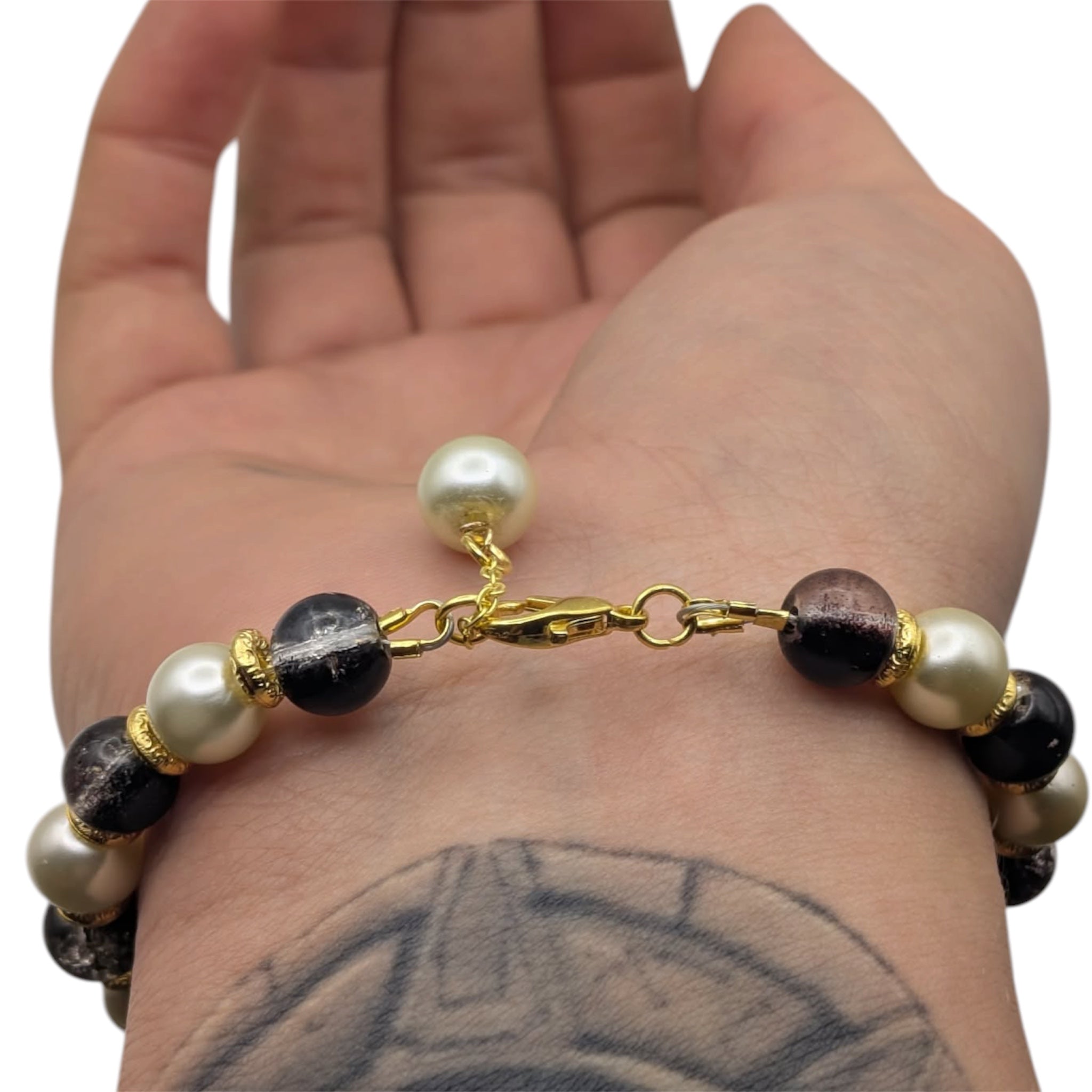Monochrome Pearl Bracelet