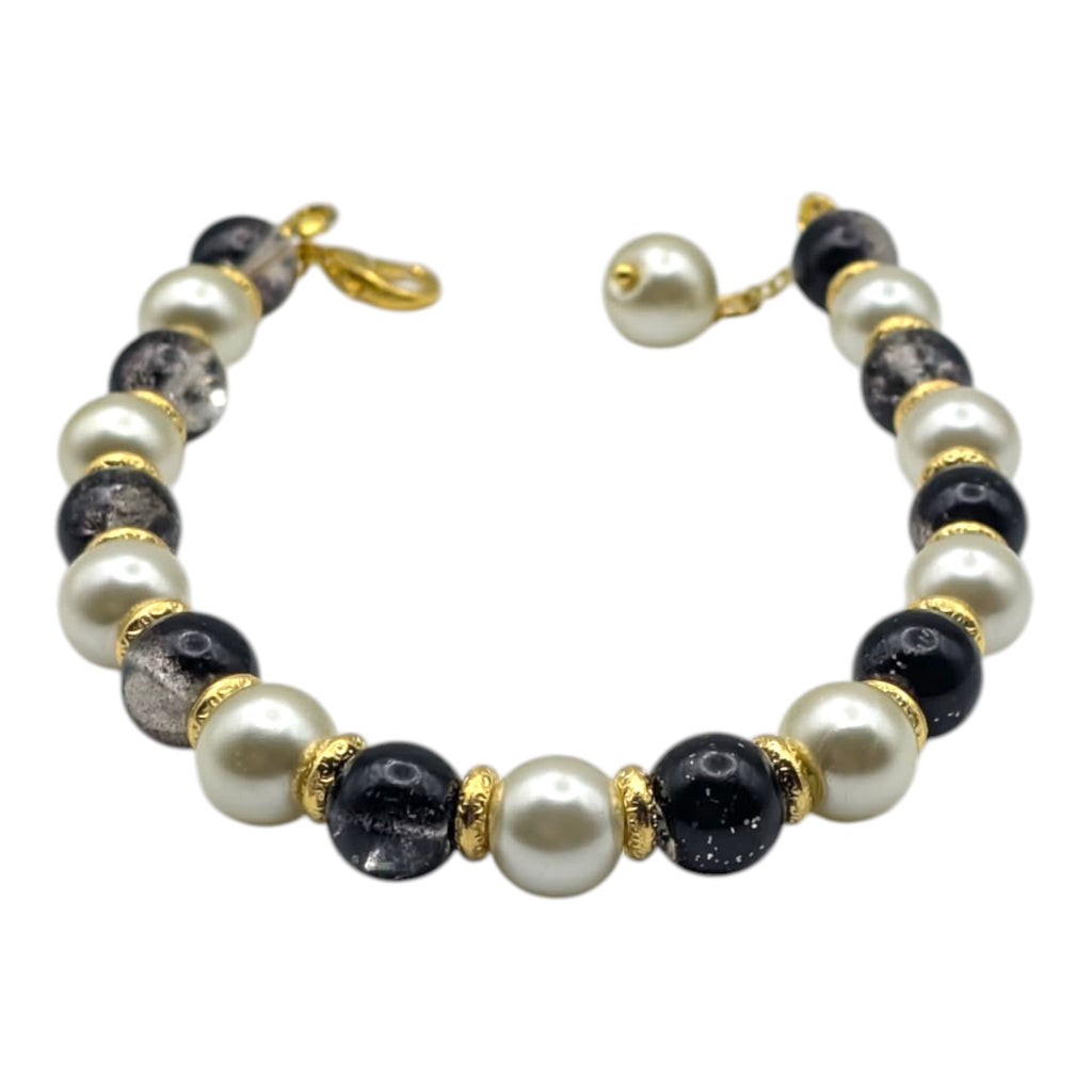 Monochrome Pearl Bracelet