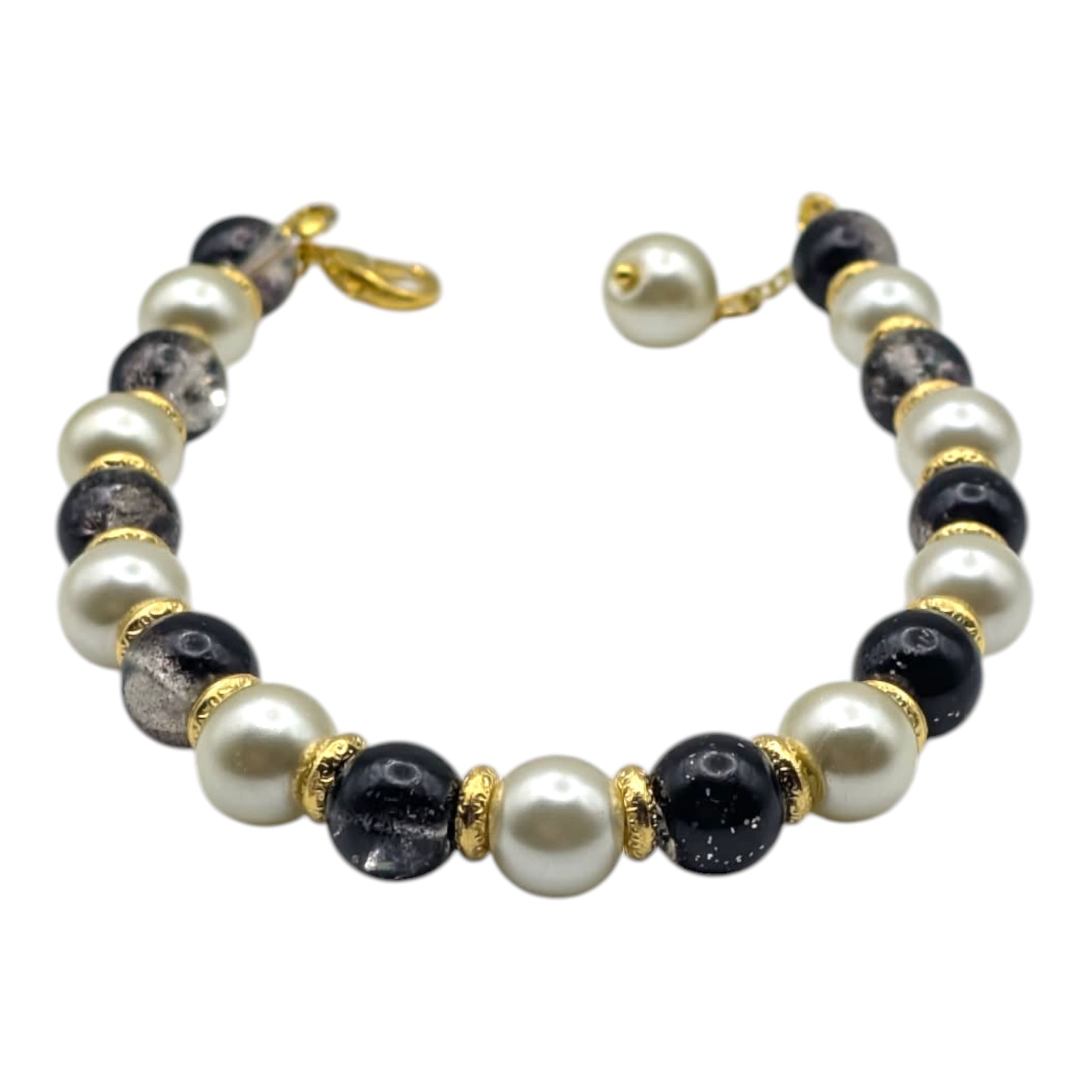 Monochrome Pearl Bracelet